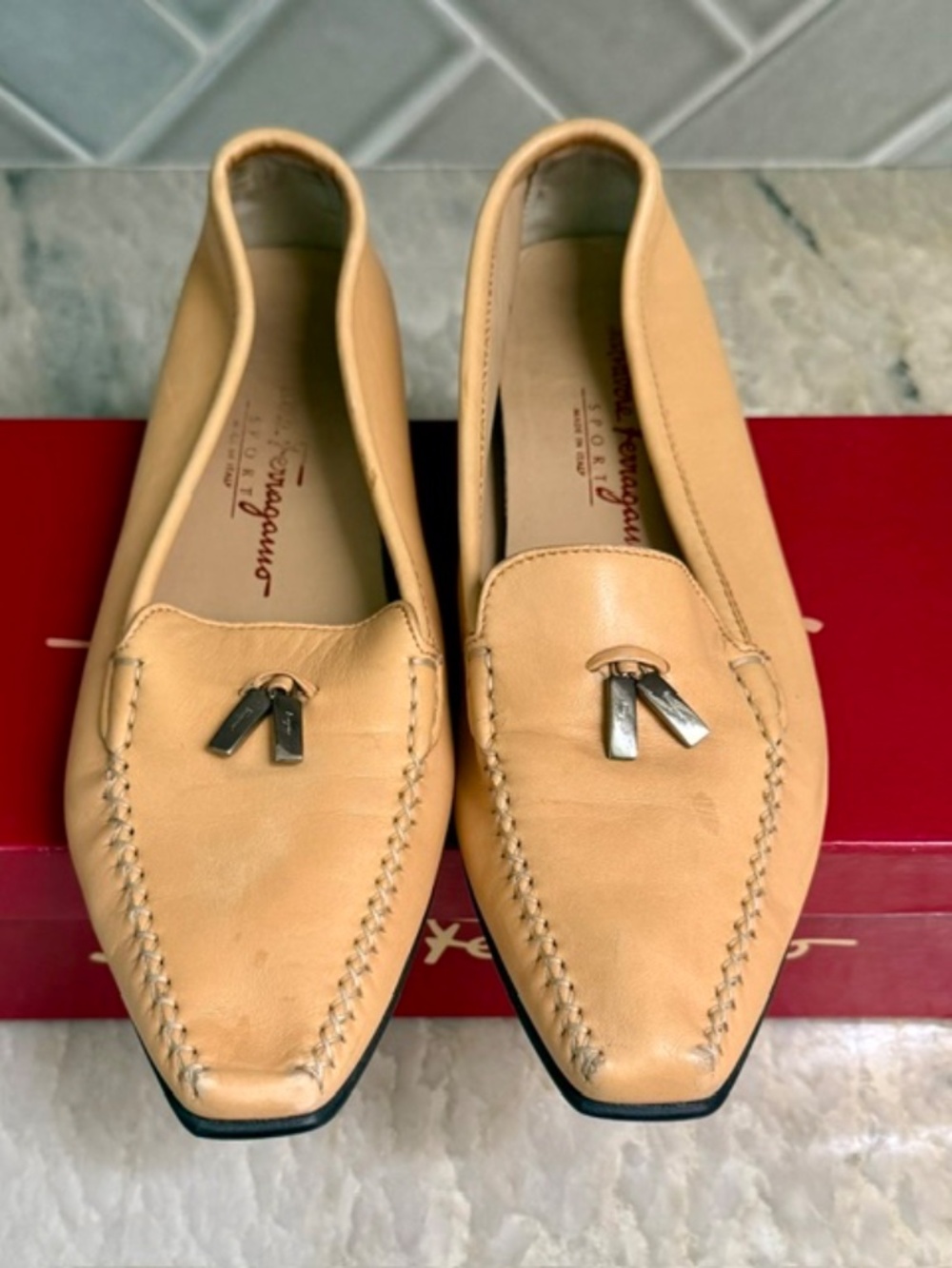Salvatore Ferragamo  Womens Tan Leather Driving Loafers Size 8AA - Picture 2 of 9
